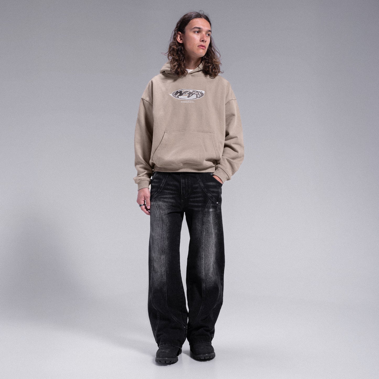 "INTERNATIONAL" Hoodie - Beige