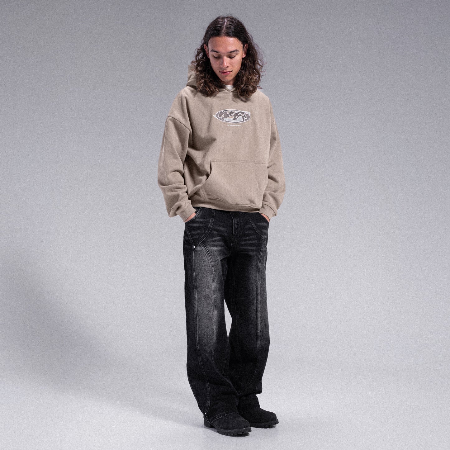 "INTERNATIONAL" Hoodie - Beige