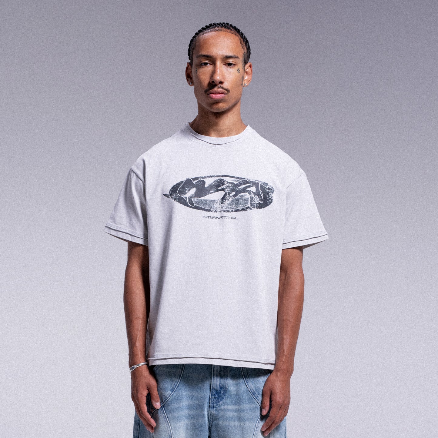 T-SHIRT VINTAGE "INTERNATIONAL" - LIGHT GREY