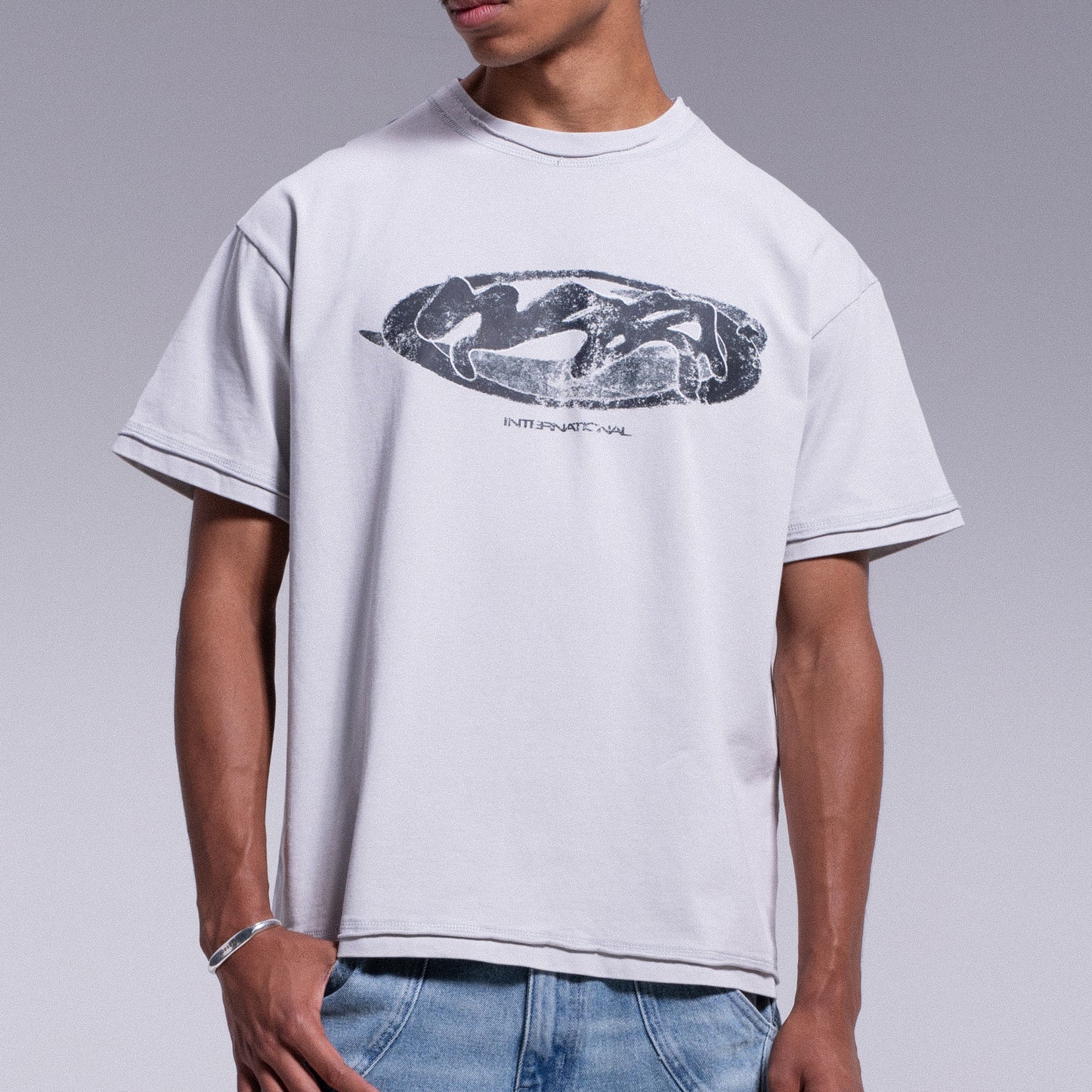 T-SHIRT VINTAGE "INTERNATIONAL" - LIGHT GREY
