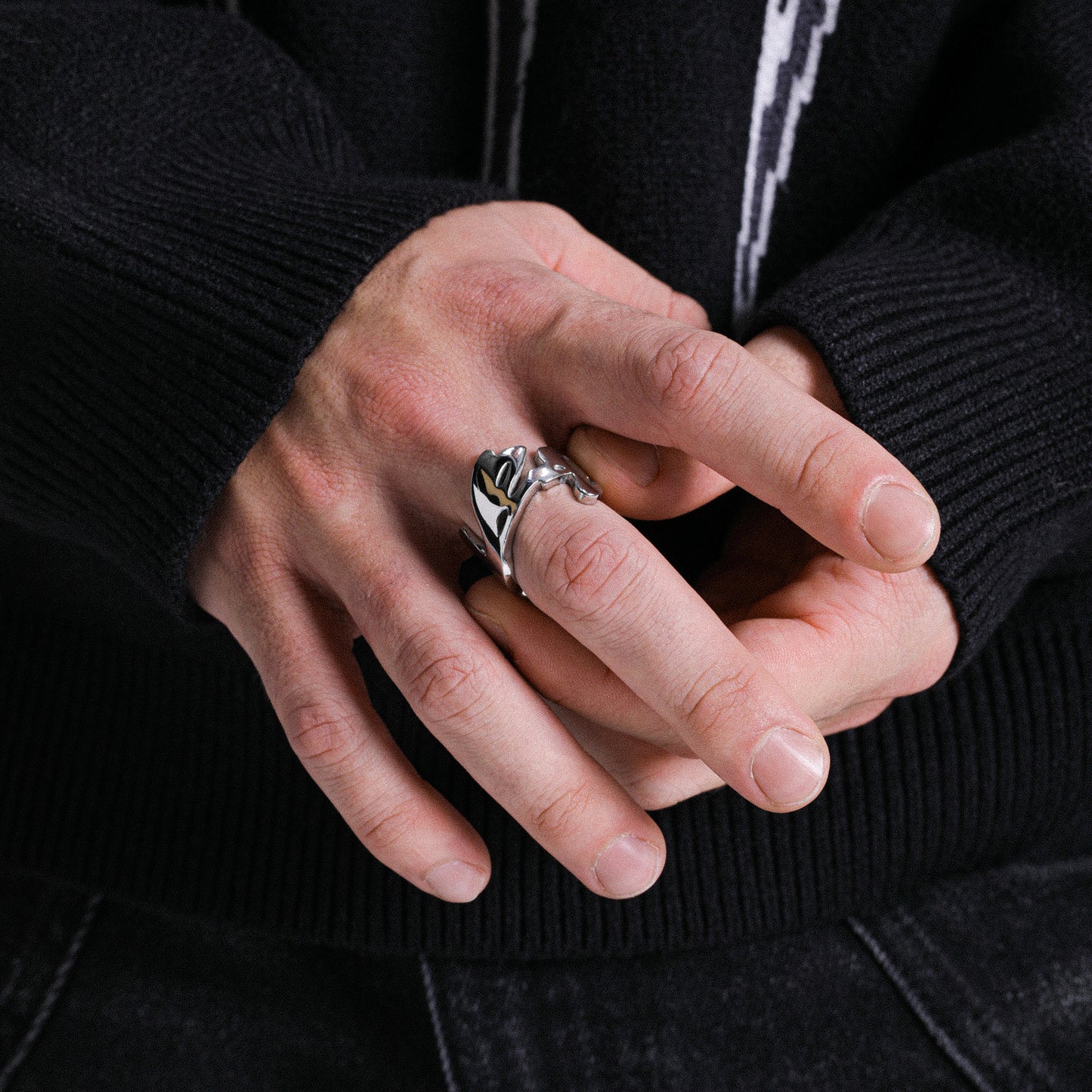Ring logo Weyz "WAVY"