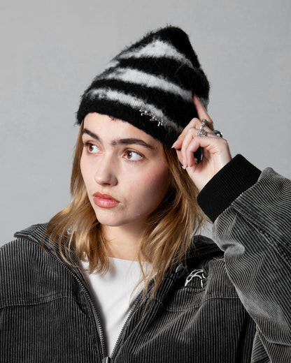 "STARS" HEAVY KNIT BEANIE - BLACK