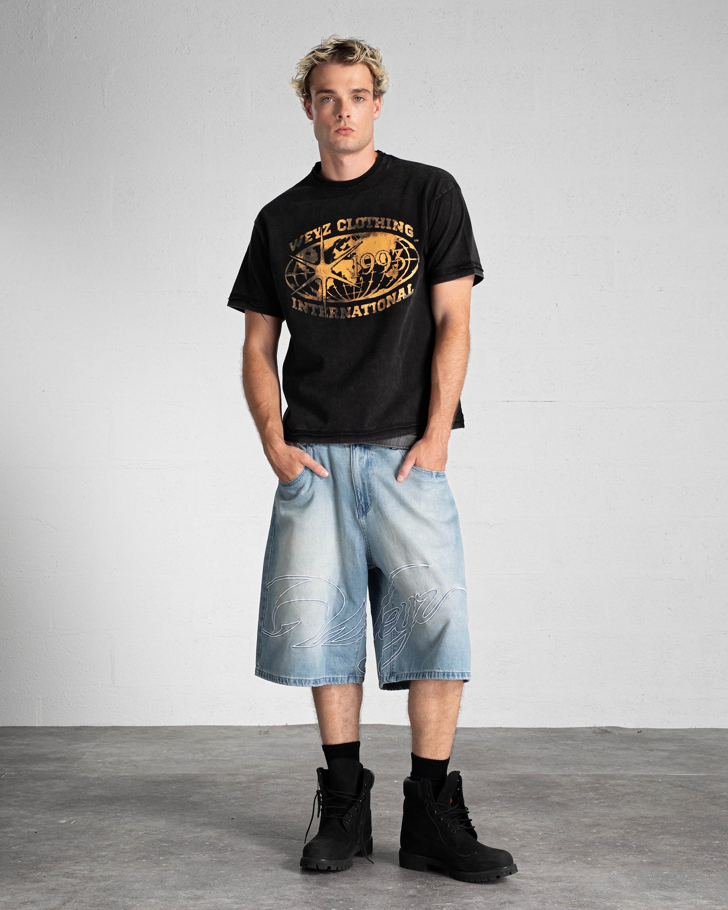 T-SHIRT "INTERNATIONAL" - NOIR VINTAGE