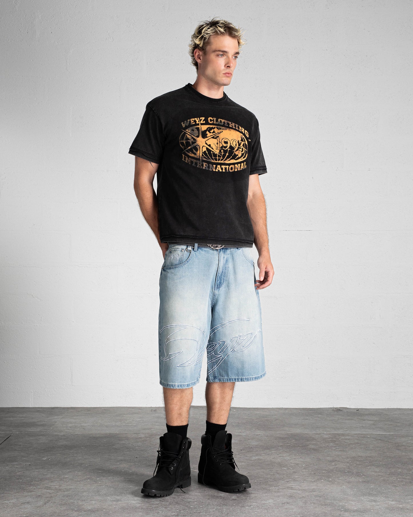 T-SHIRT "INTERNATIONAL" - NOIR VINTAGE