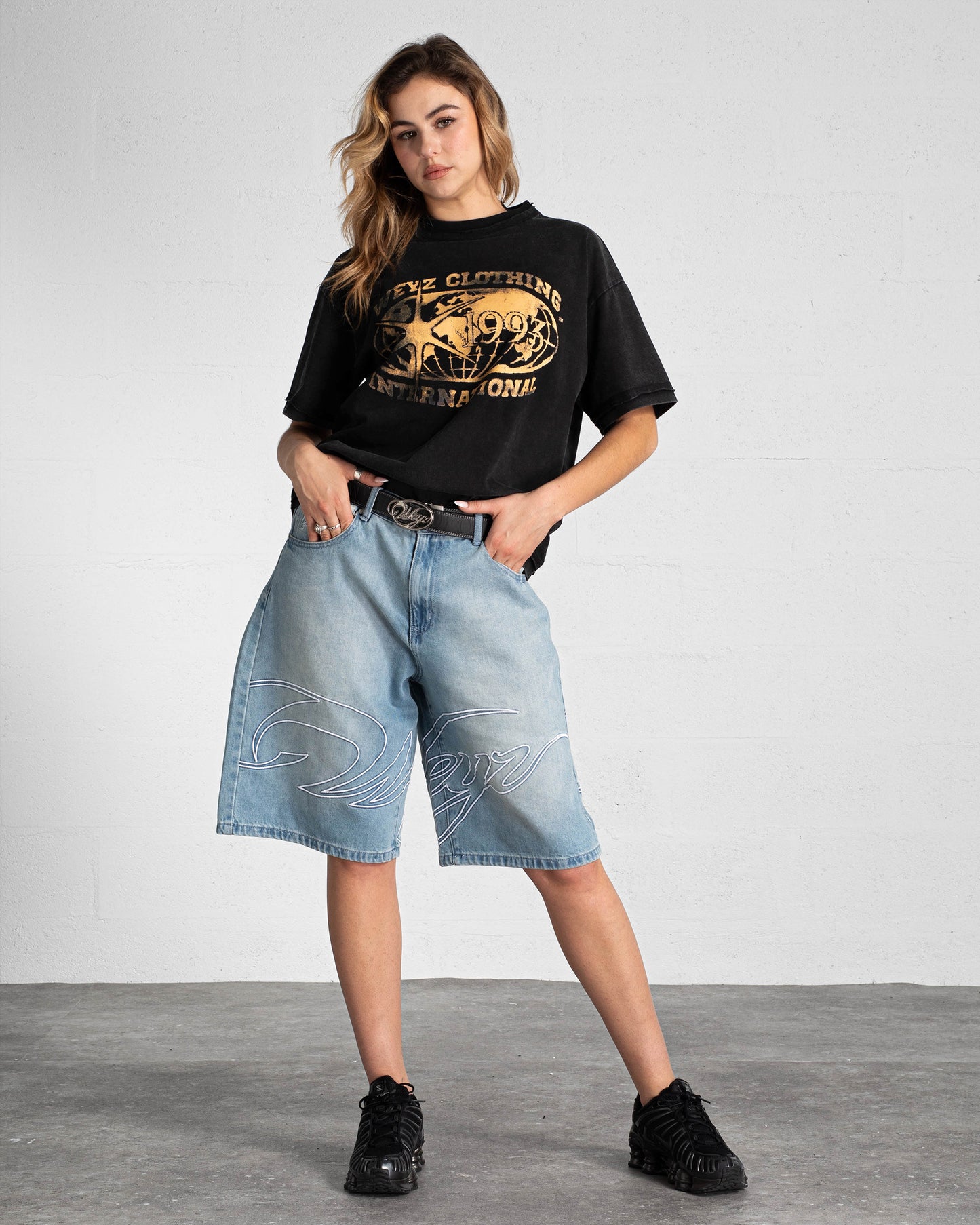 T-SHIRT "INTERNATIONAL" - NOIR VINTAGE