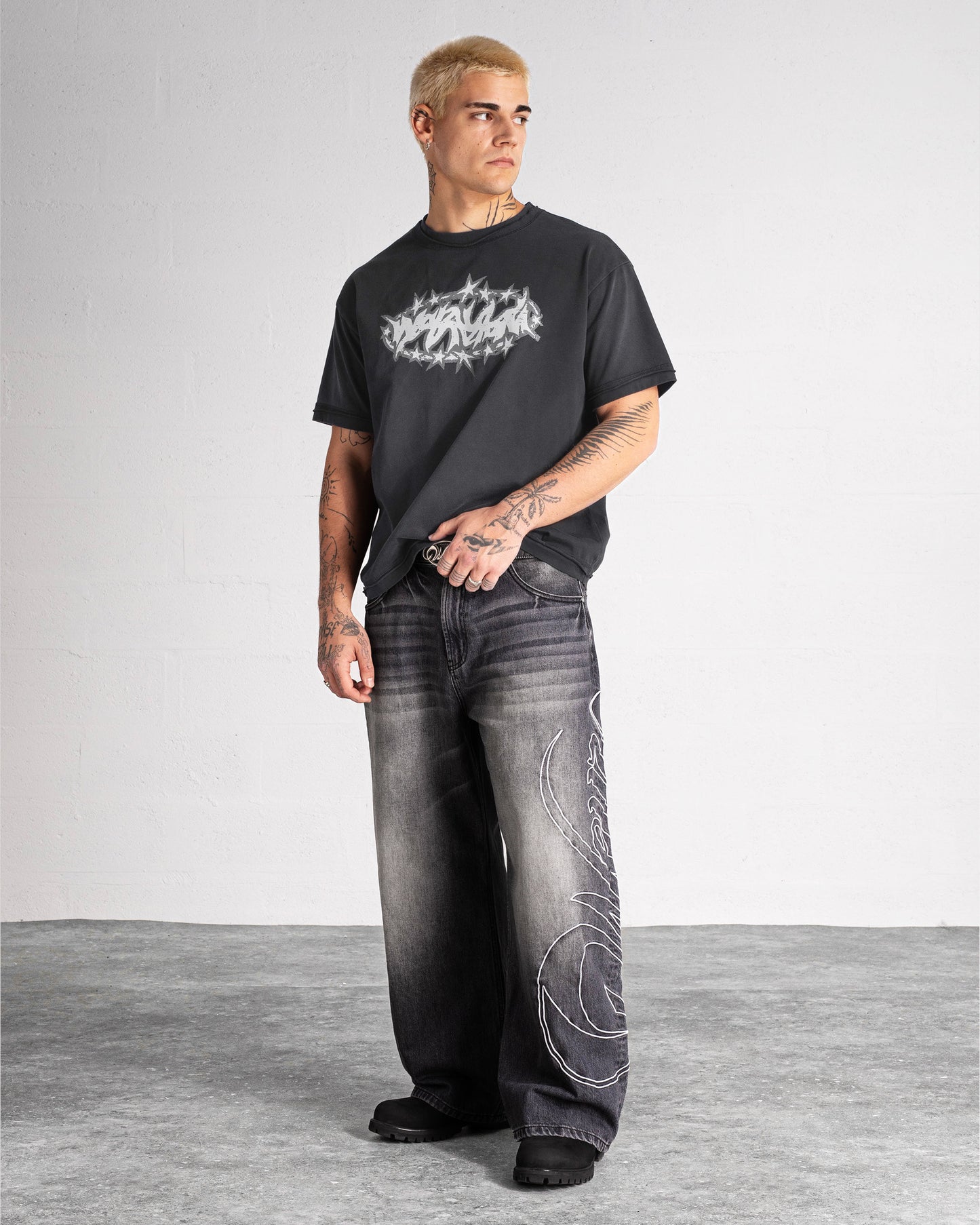 T-shirt “SPIKES” - Faded Black