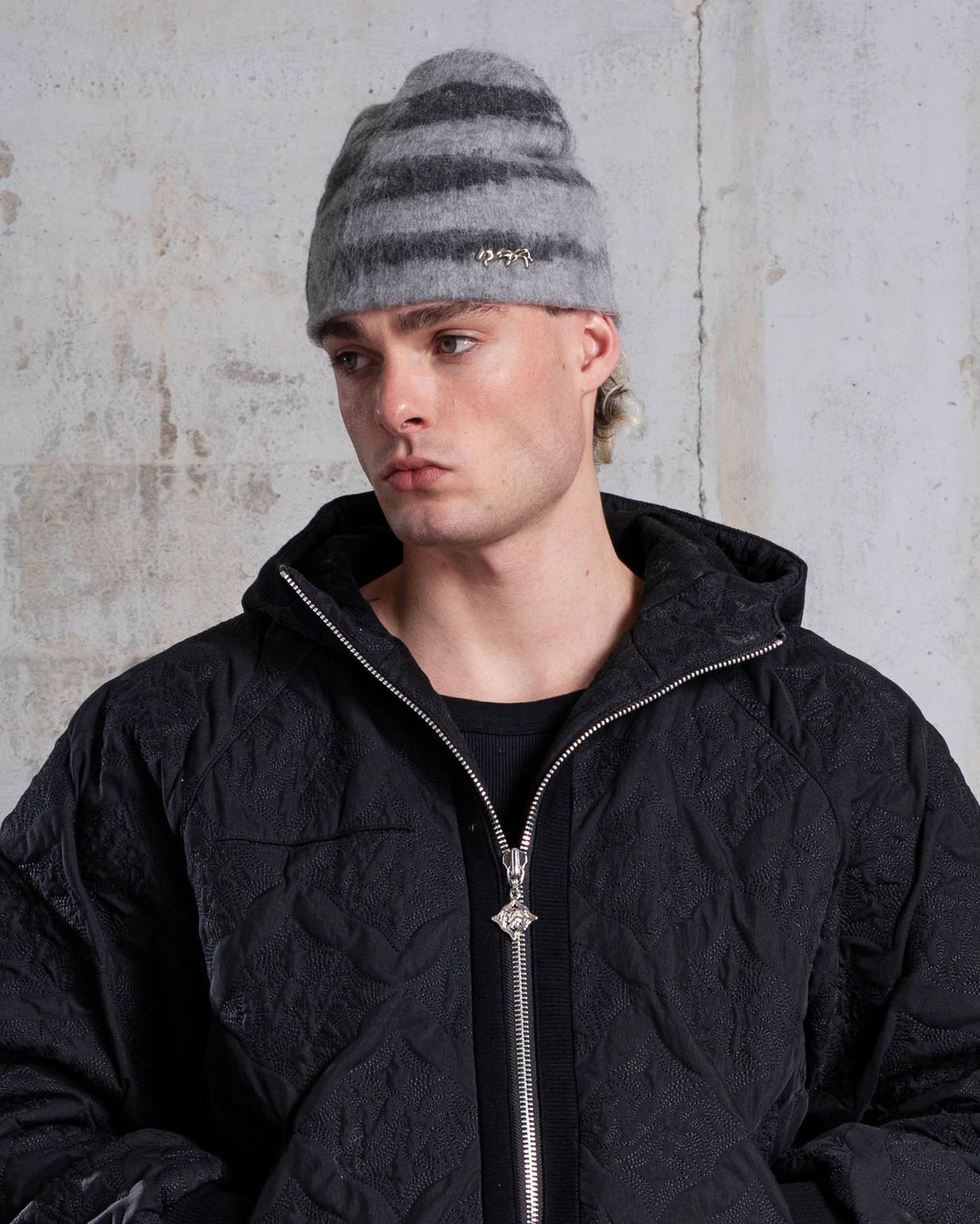 BONNET EN MAILLE ÉPAISSE « STARS » - GRIS