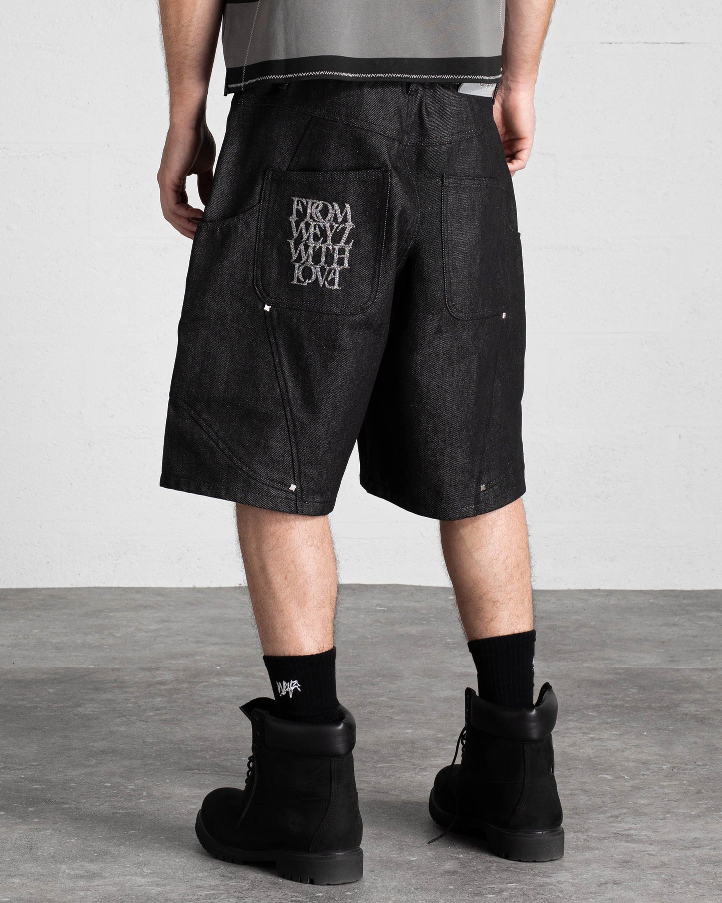 "RIFT" DENIM RAW SHORT - BLACK